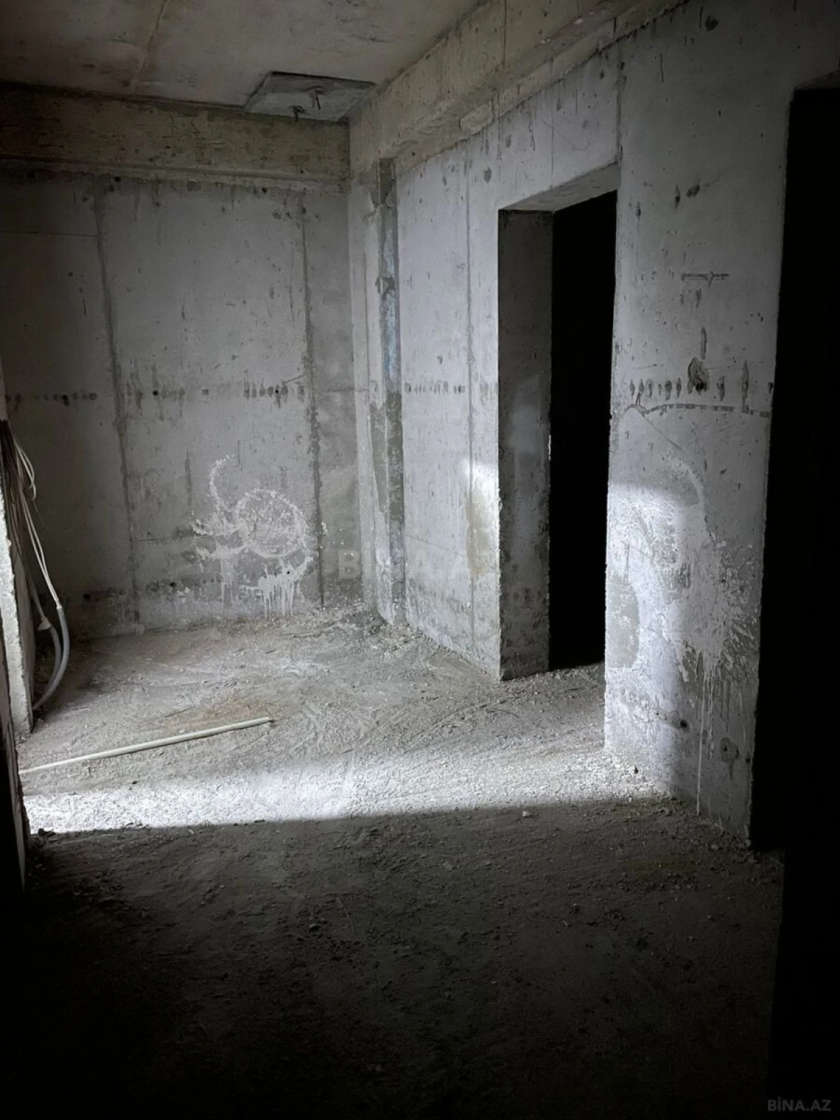 Satılır 1 otaqlı mənzil 66.4 m²