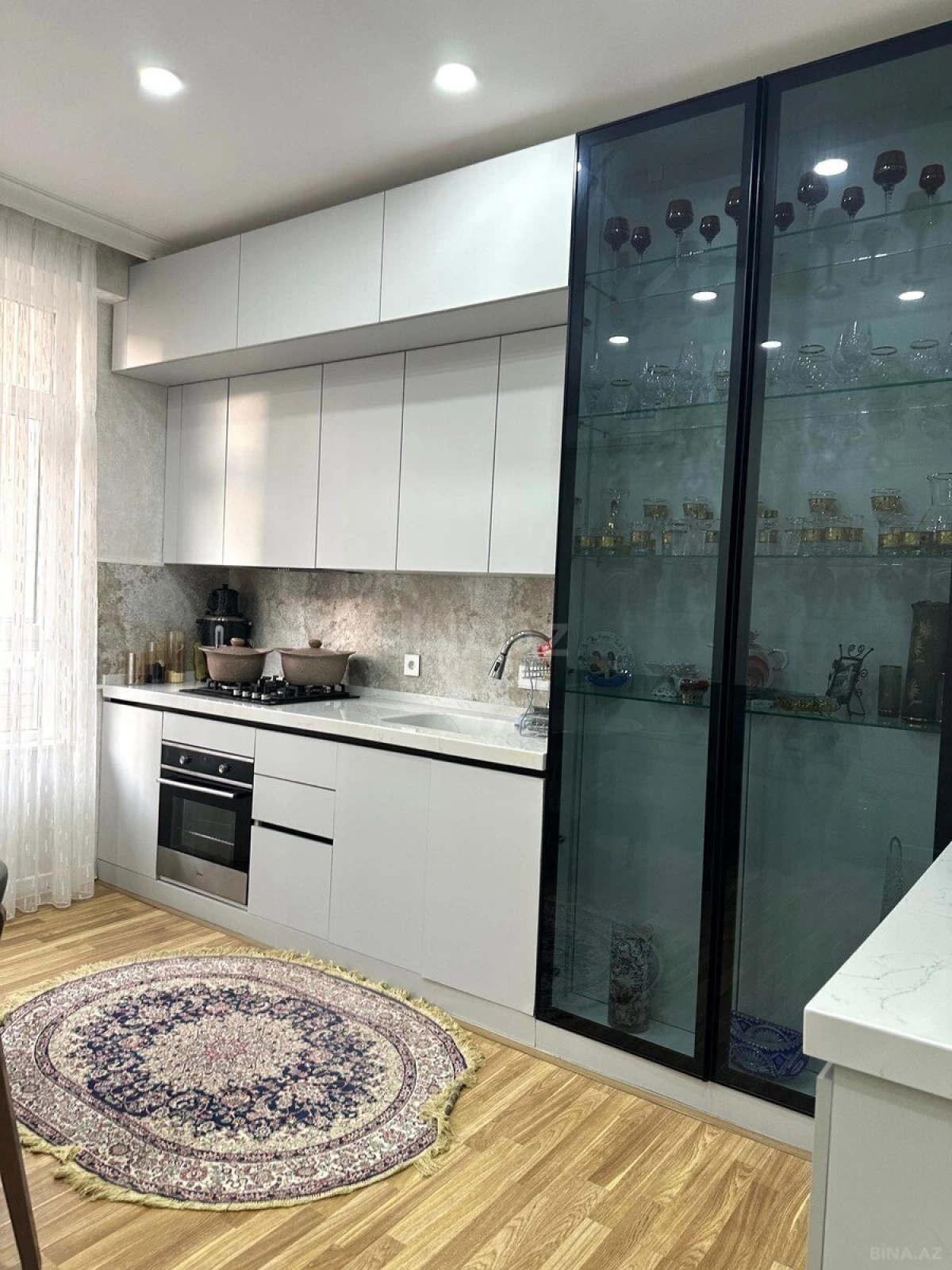 Satılır 3 otaqlı mənzil 138 m²