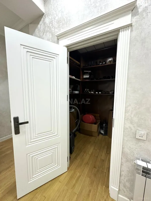 Satılır 3 otaqlı mənzil 138 m²