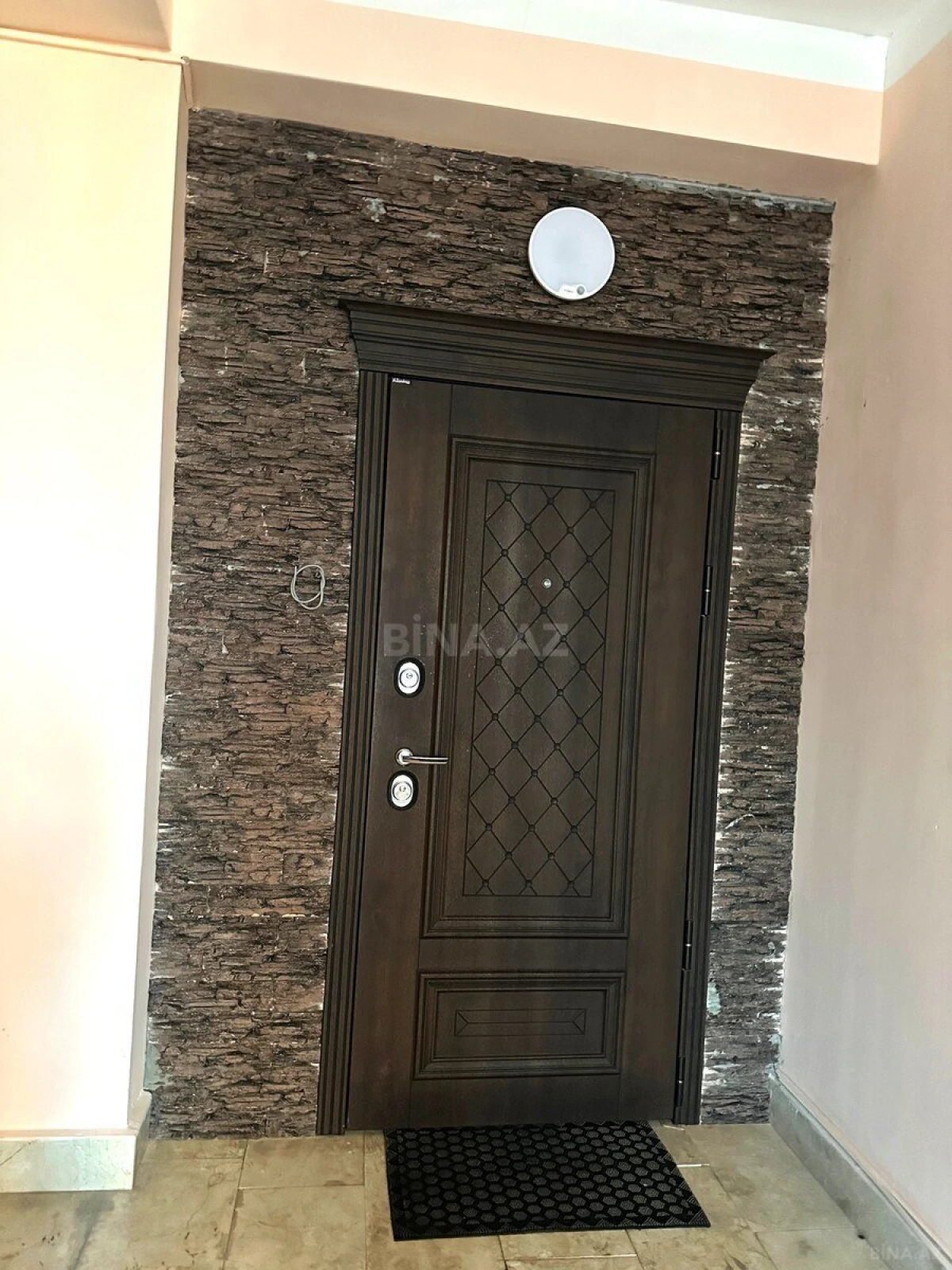 Satılır 3 otaqlı mənzil 138 m²