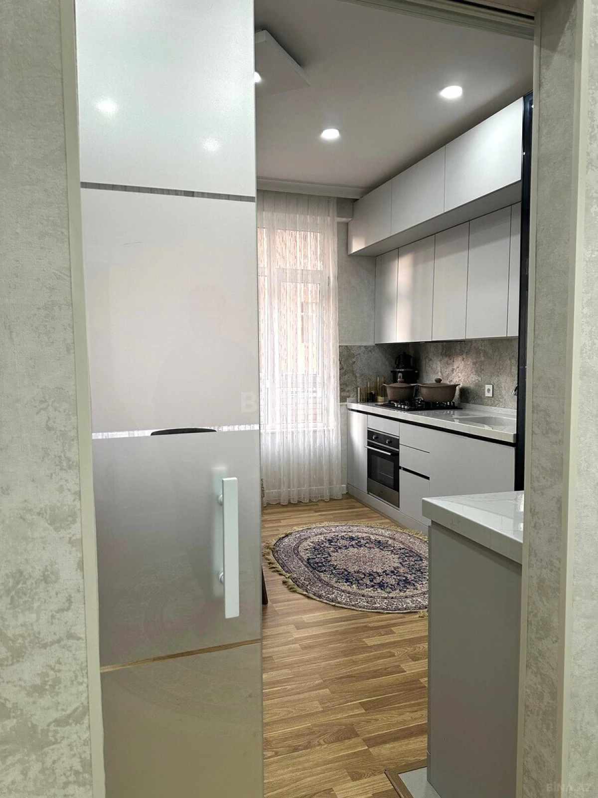 Satılır 3 otaqlı mənzil 138 m²