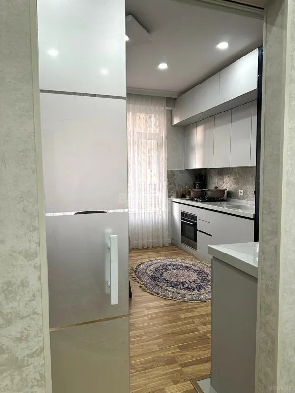 Satılır 3 otaqlı mənzil 138 m²