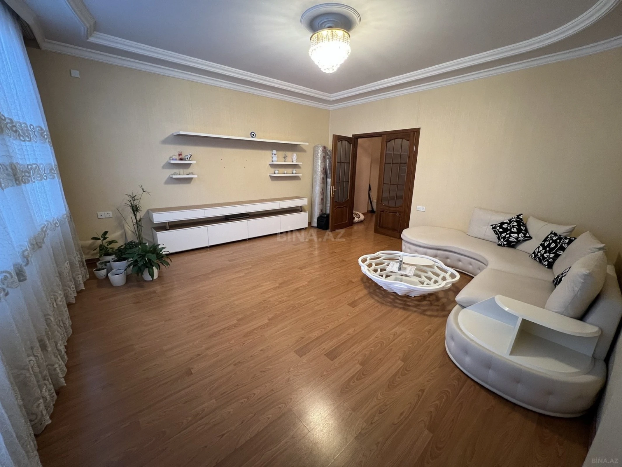 Satılır 3 otaqlı mənzil 107 m²