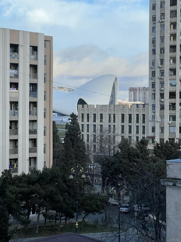 Satılır 3 otaqlı mənzil 107 m²