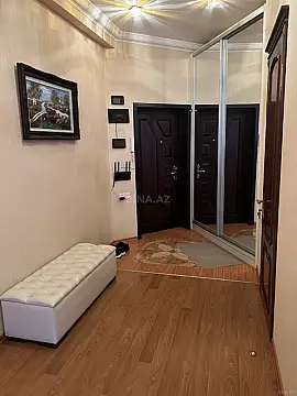 Satılır 3 otaqlı mənzil 107 m²