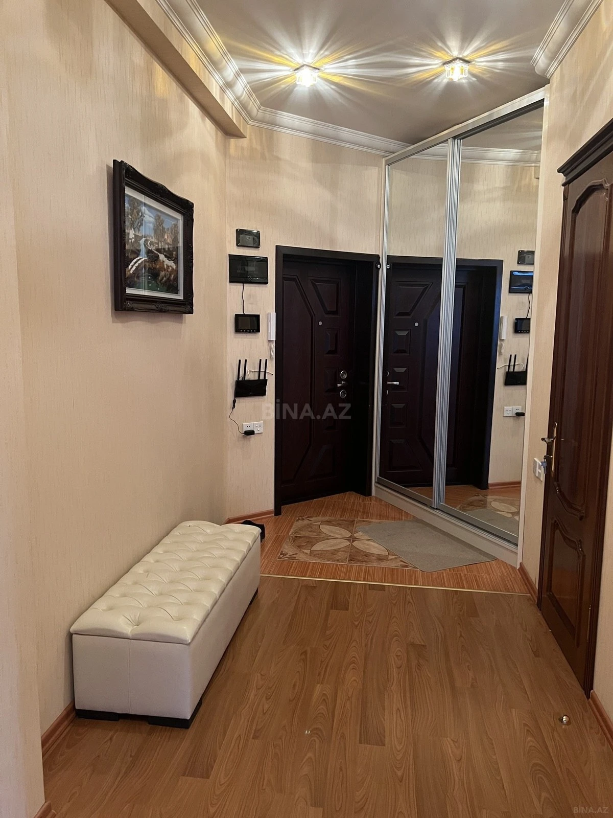 Satılır 3 otaqlı mənzil 107 m²