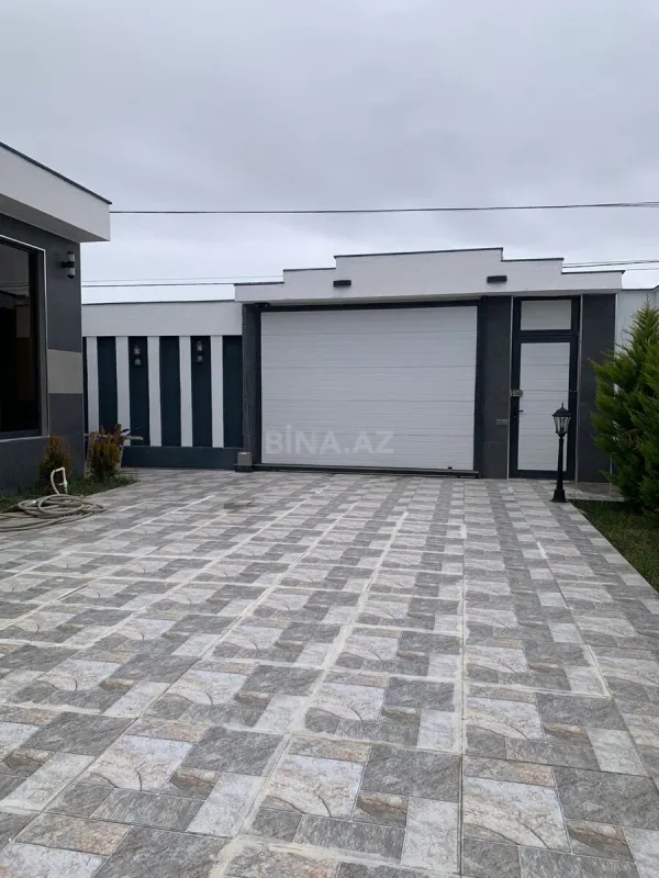 Satılır 5 otaqlı həyət evi 250 m²