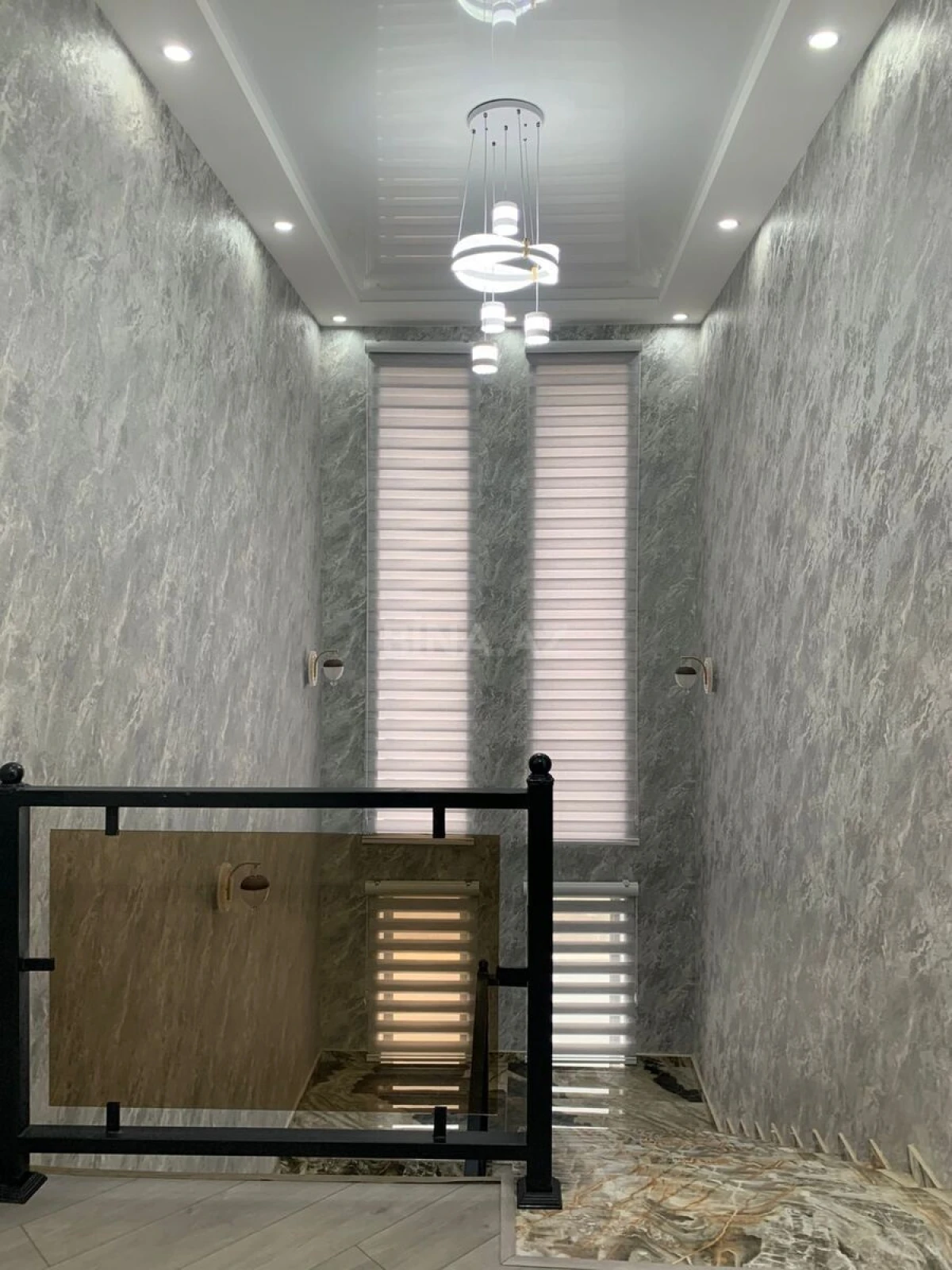 Satılır 5 otaqlı həyət evi 250 m²