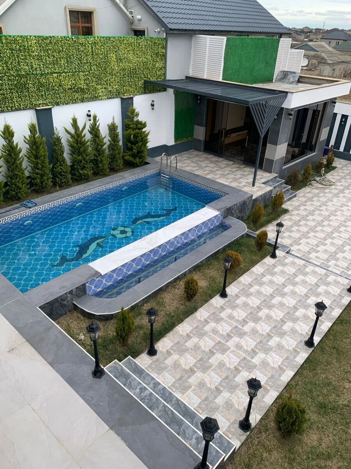 Satılır 5 otaqlı həyət evi 250 m²