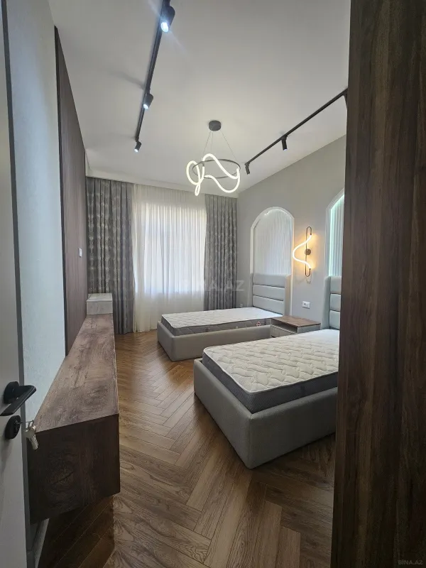 Kirayə verilir 3 otaqlı mənzil 140 m²