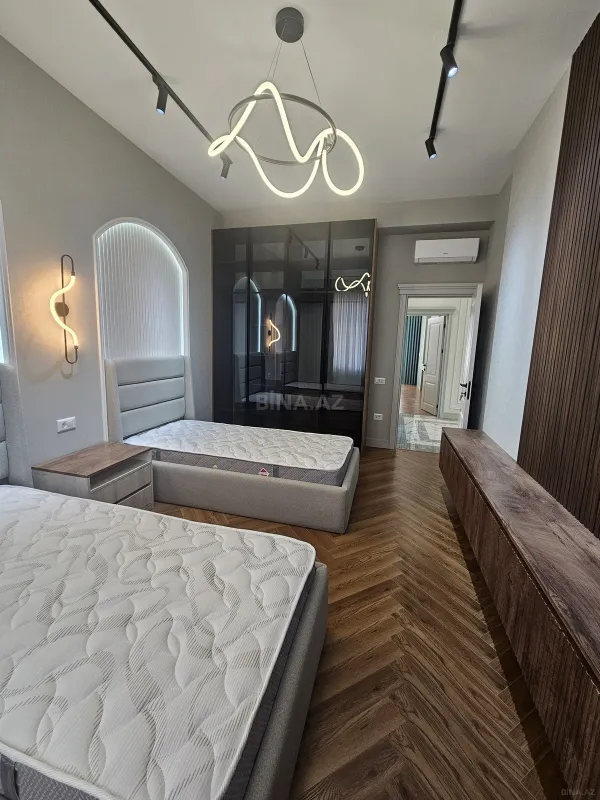 Kirayə verilir 3 otaqlı mənzil 140 m²