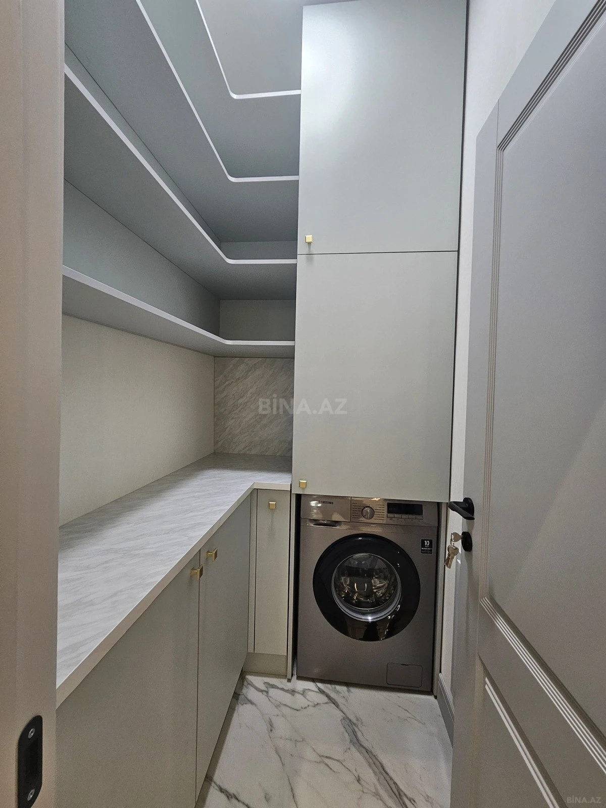 Kirayə verilir 3 otaqlı mənzil 140 m²