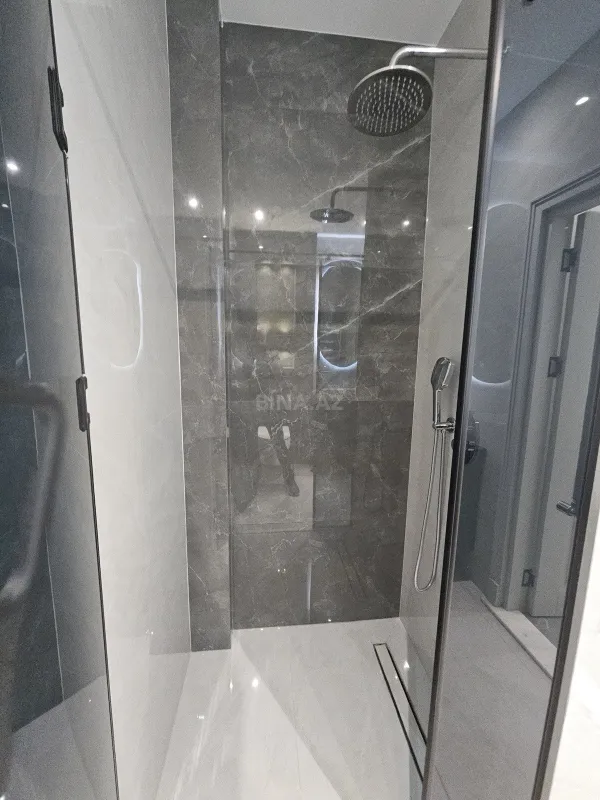 Kirayə verilir 3 otaqlı mənzil 140 m²