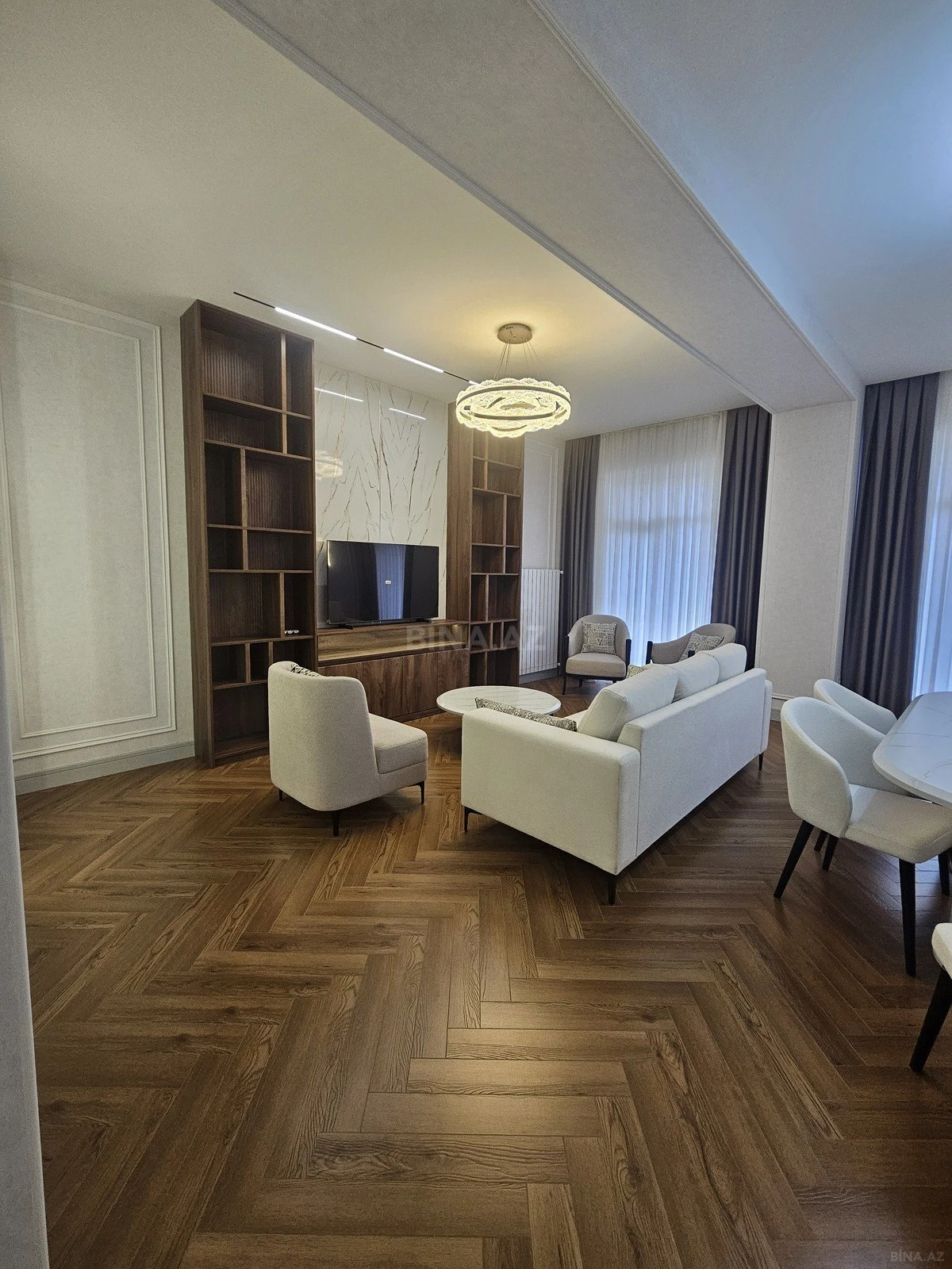 Kirayə verilir 3 otaqlı mənzil 140 m²