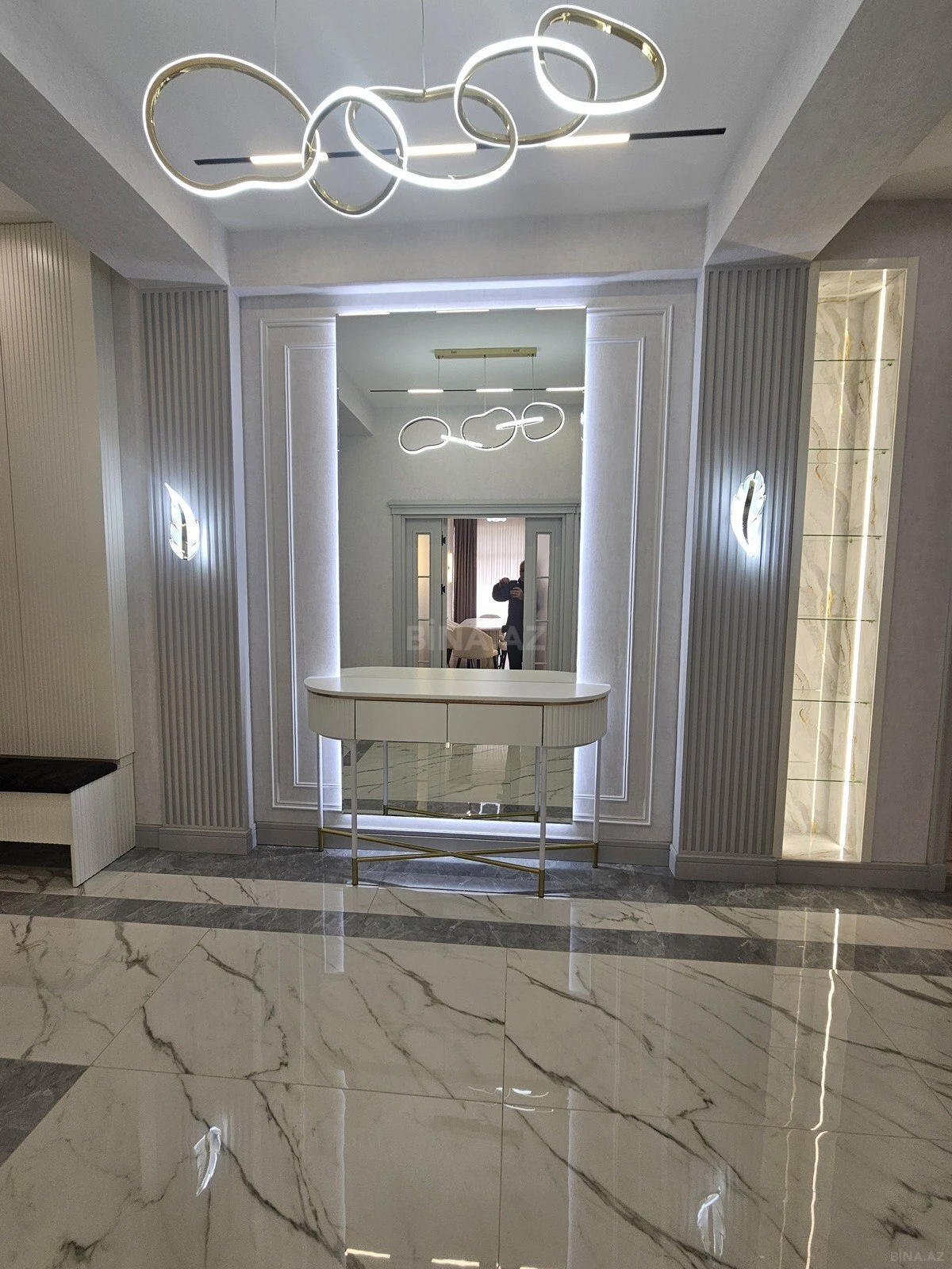 Kirayə verilir 3 otaqlı mənzil 140 m²