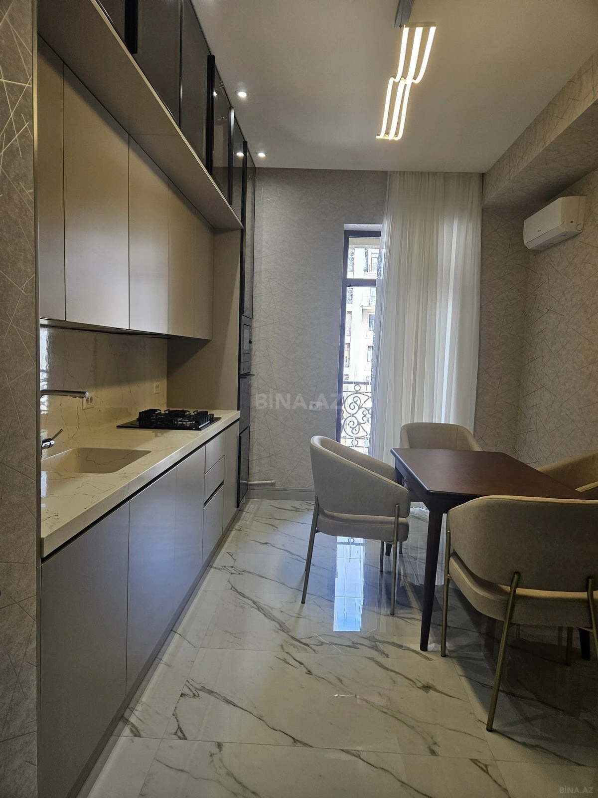 Kirayə verilir 3 otaqlı mənzil 140 m²