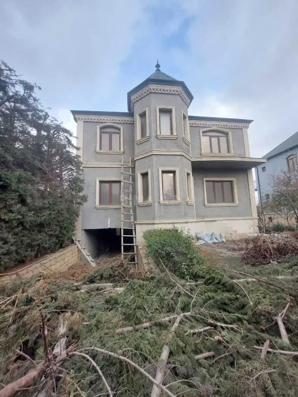 Satılır 6 otaqlı həyət evi 360 m²