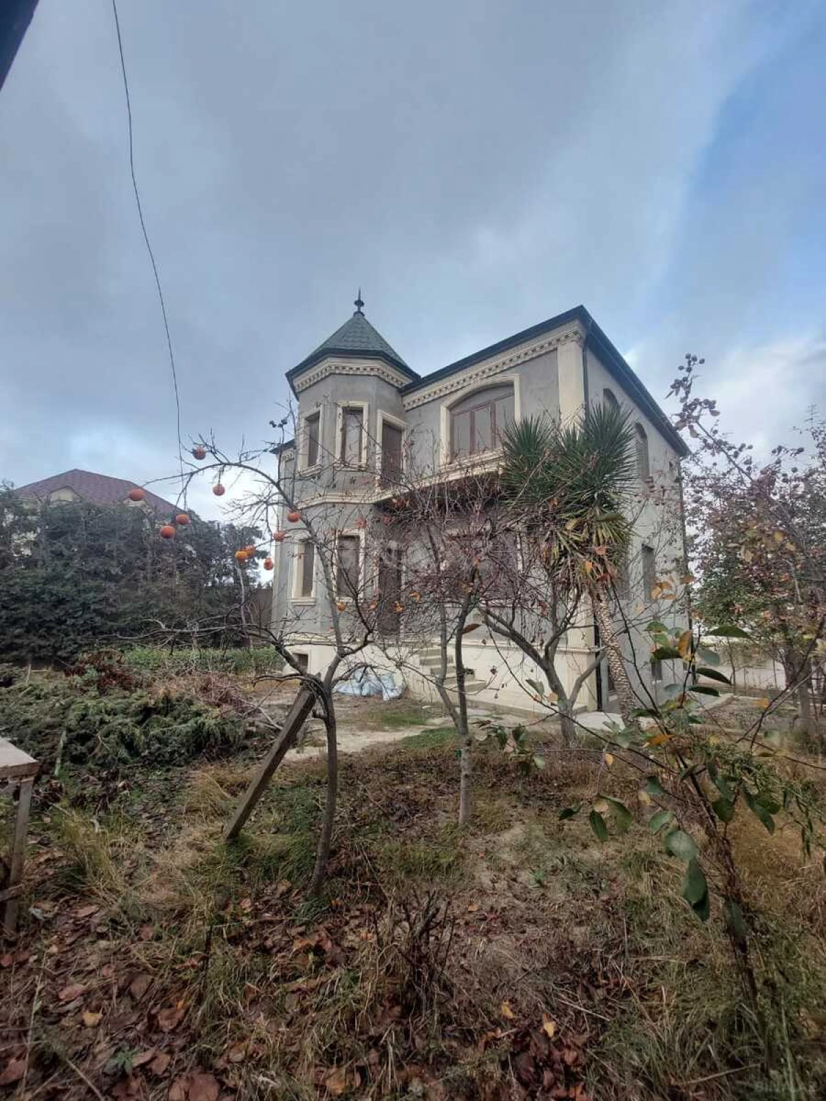 Satılır 6 otaqlı həyət evi 360 m²