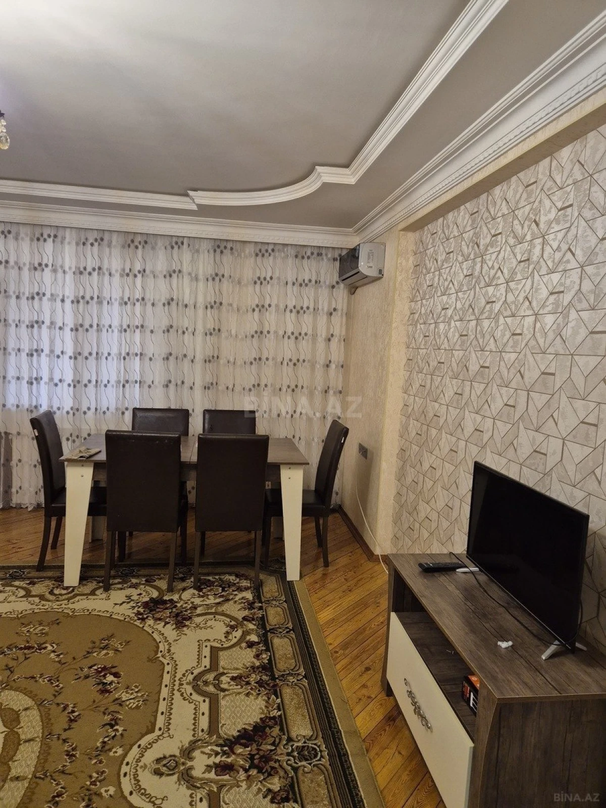 Kirayə verilir 2 otaqlı mənzil 75 m²