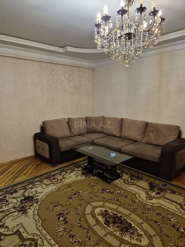 Kirayə verilir 2 otaqlı mənzil 75 m²