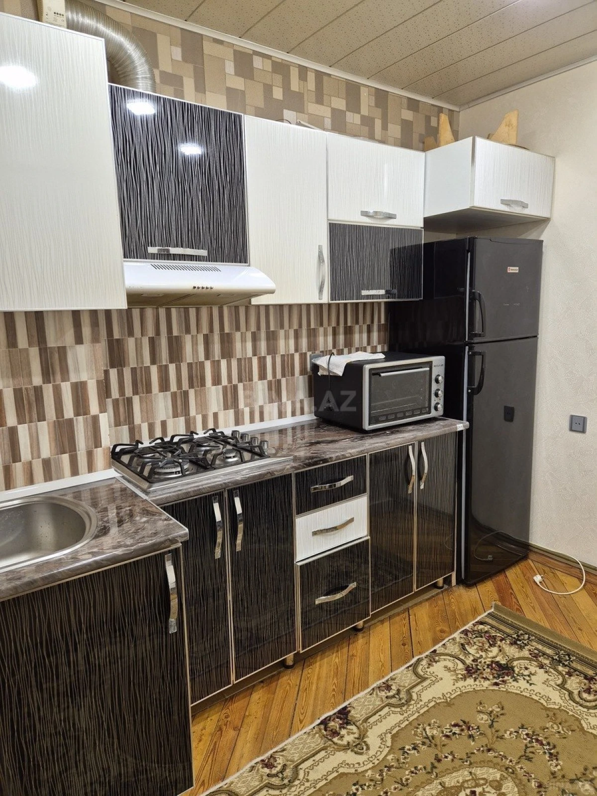 Kirayə verilir 2 otaqlı mənzil 75 m²