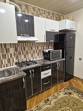 Kirayə verilir 2 otaqlı mənzil 75 m²