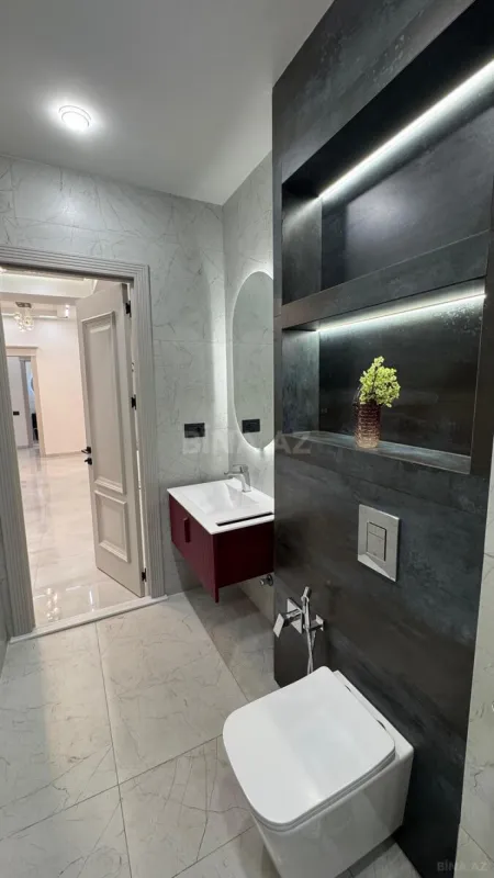 Satılır 3 otaqlı mənzil 142 m²