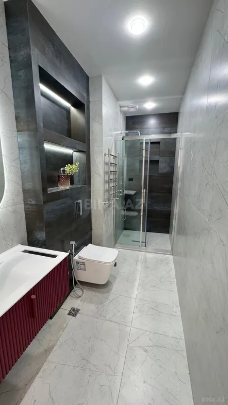 Satılır 3 otaqlı mənzil 142 m²