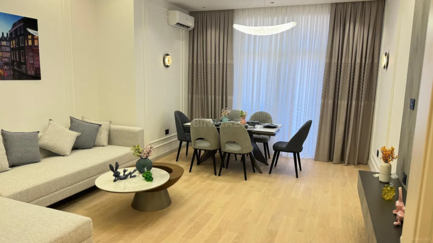 Satılır 3 otaqlı mənzil 142 m²