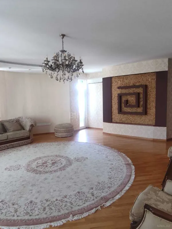 Kirayə verilir 4 otaqlı mənzil 230 m²