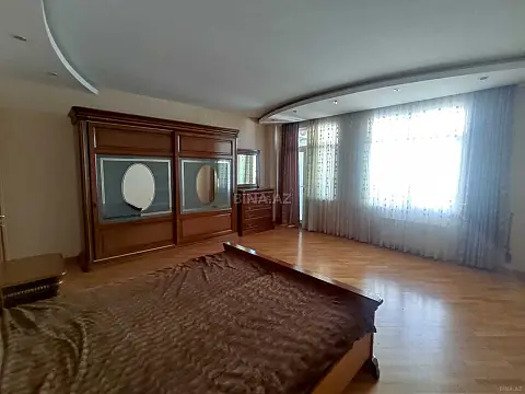 Kirayə verilir 4 otaqlı mənzil 230 m²