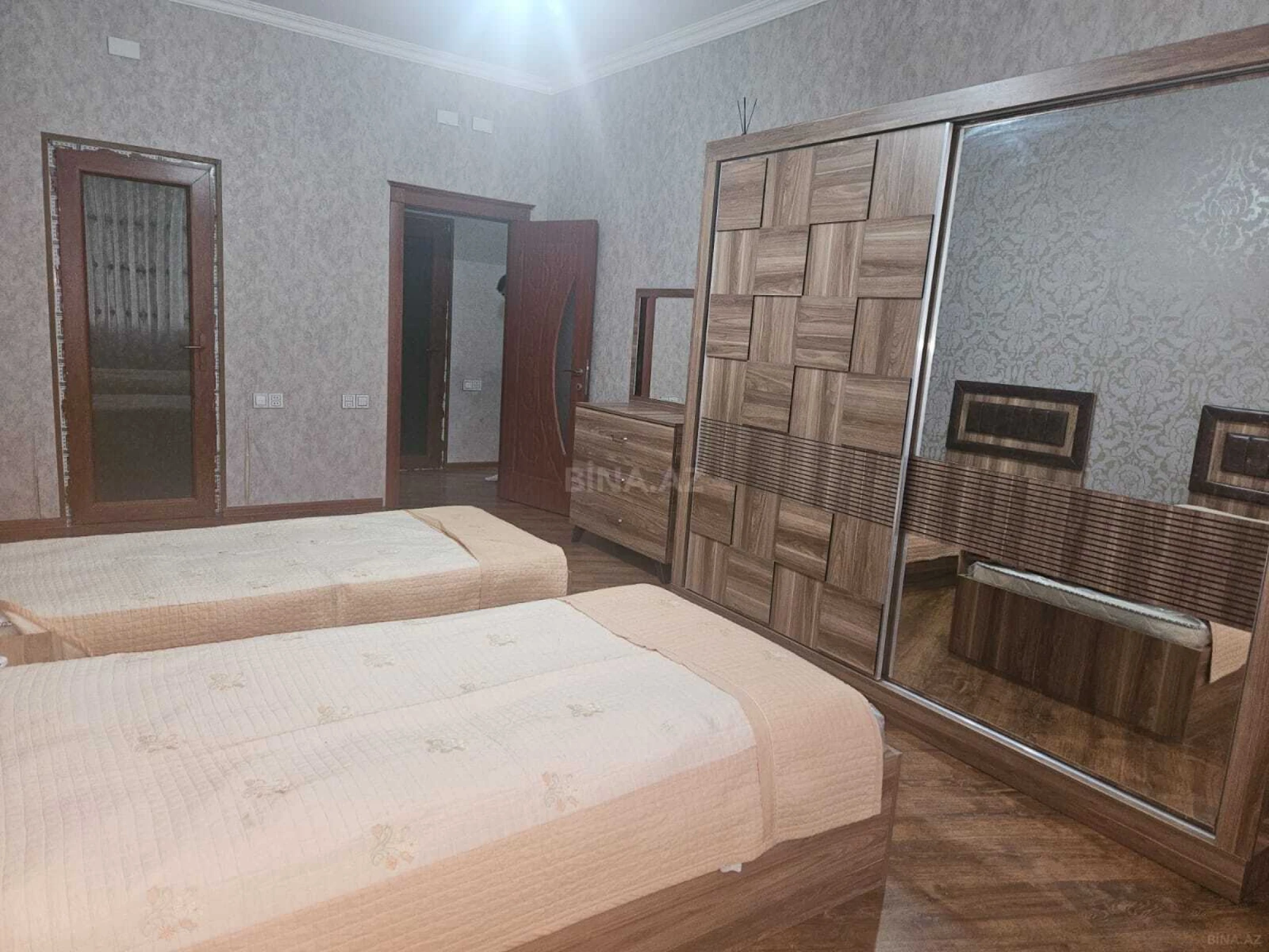 Kirayə verilir 3 otaqlı mənzil 135 m²
