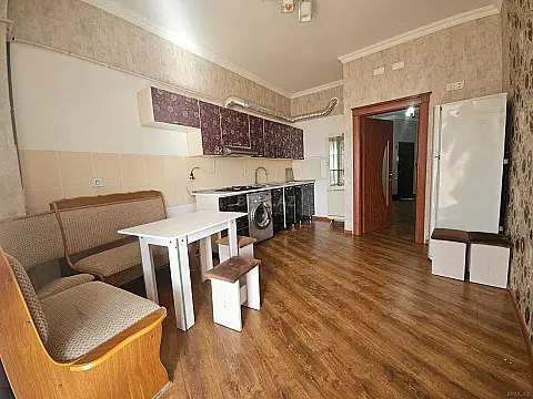 Kirayə verilir 3 otaqlı mənzil 135 m²