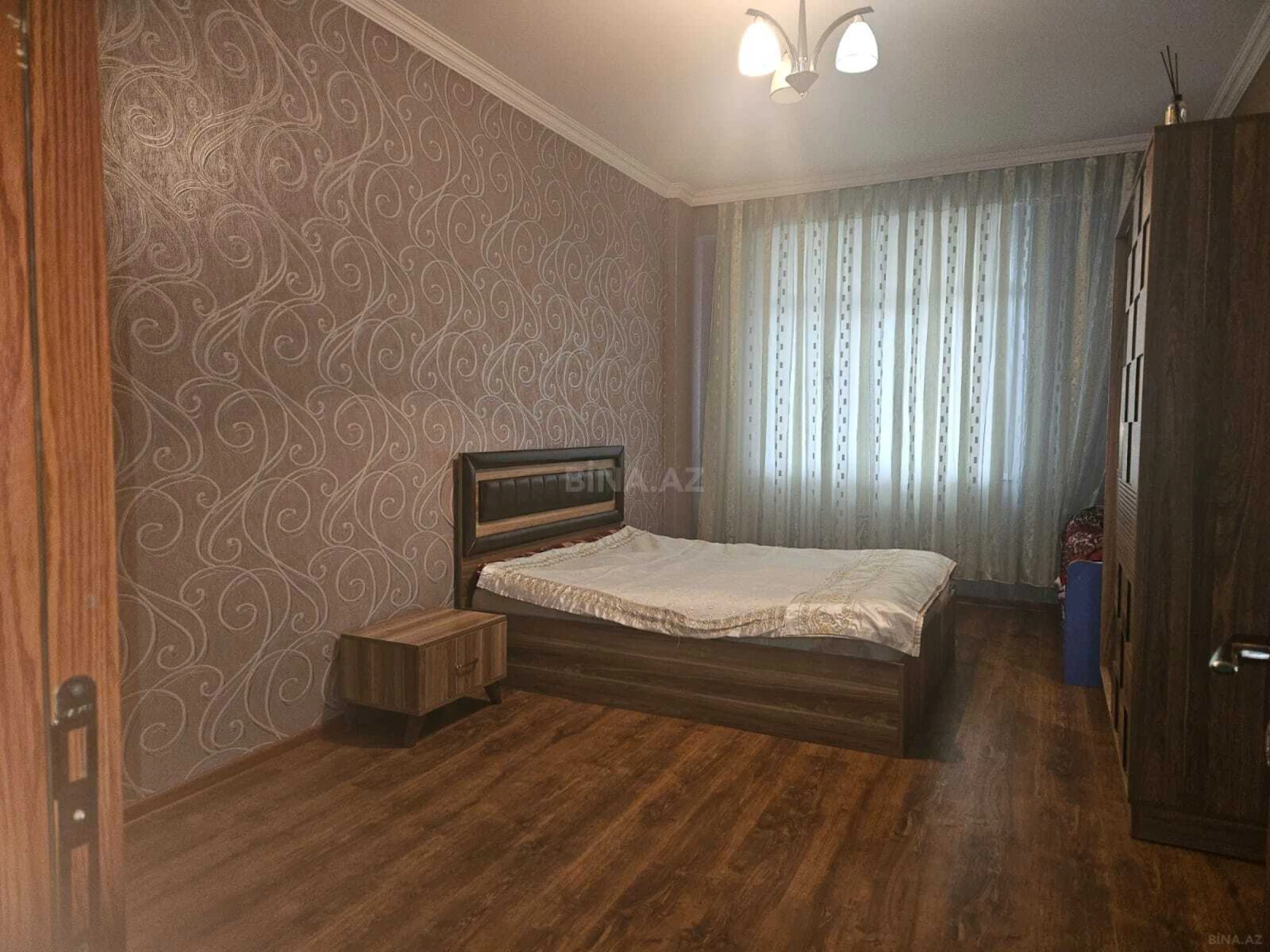 Kirayə verilir 3 otaqlı mənzil 135 m²