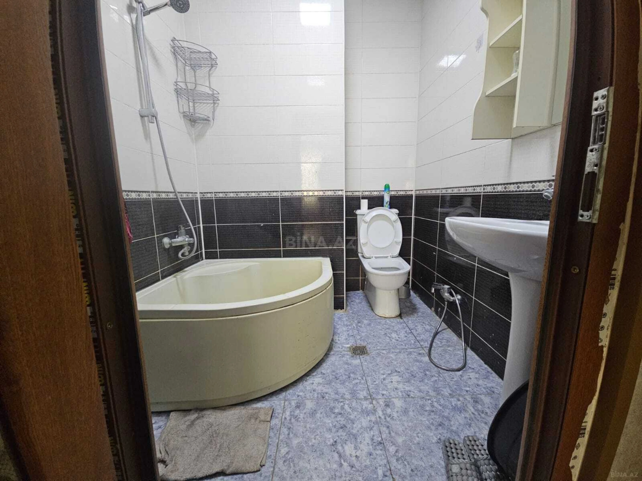 Kirayə verilir 3 otaqlı mənzil 135 m²