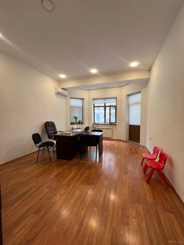 Kirayə verilir 6 otaqlı ofis 200 m²