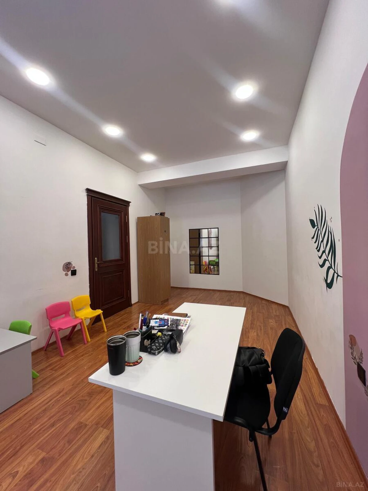 Kirayə verilir 6 otaqlı ofis 200 m²