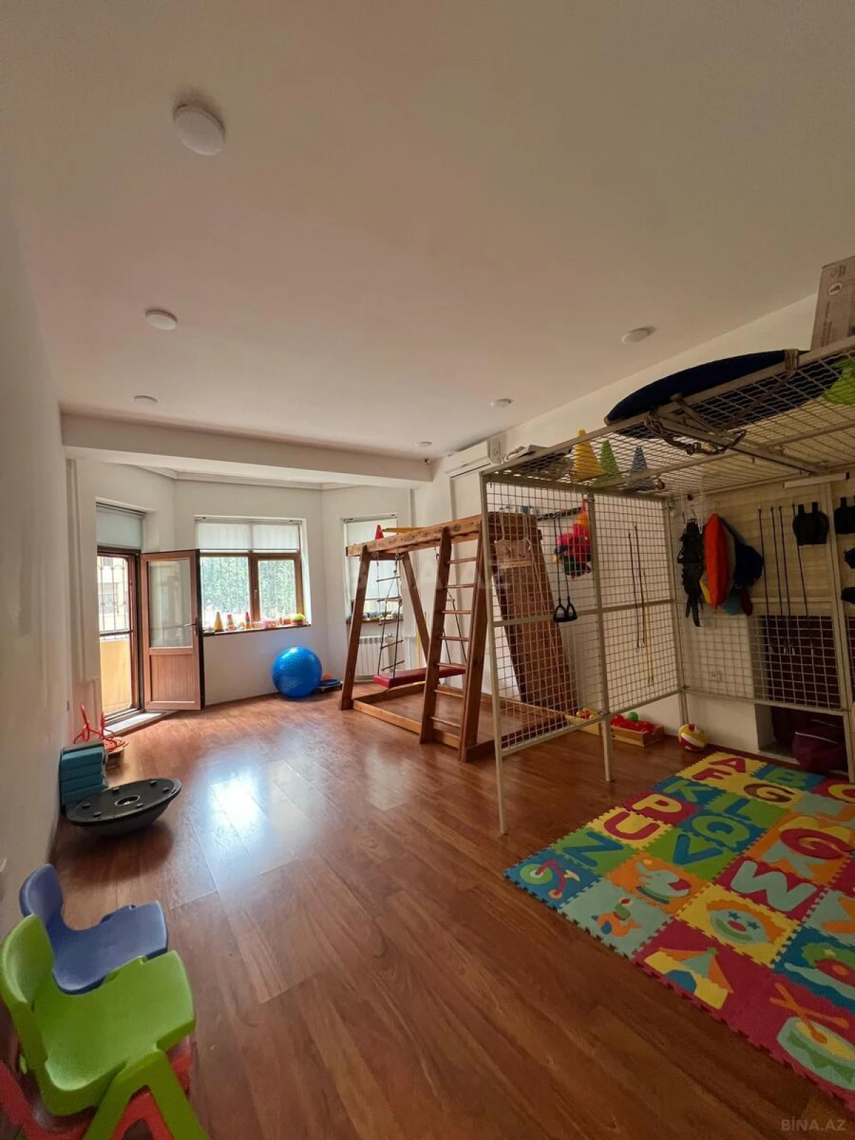 Kirayə verilir 6 otaqlı ofis 200 m²