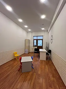 Kirayə verilir 6 otaqlı ofis 200 m²