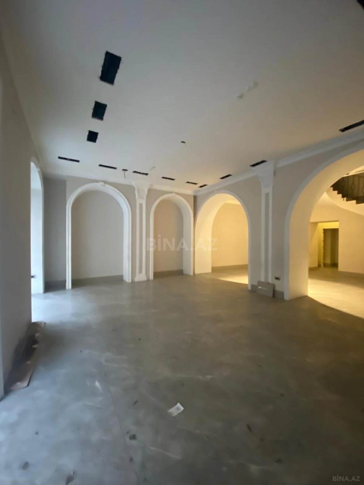 Kirayə verilir obyekt 300 m²