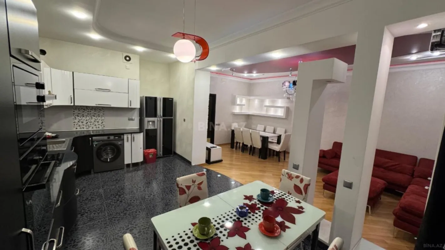 Kirayə verilir 3 otaqlı mənzil 115 m²