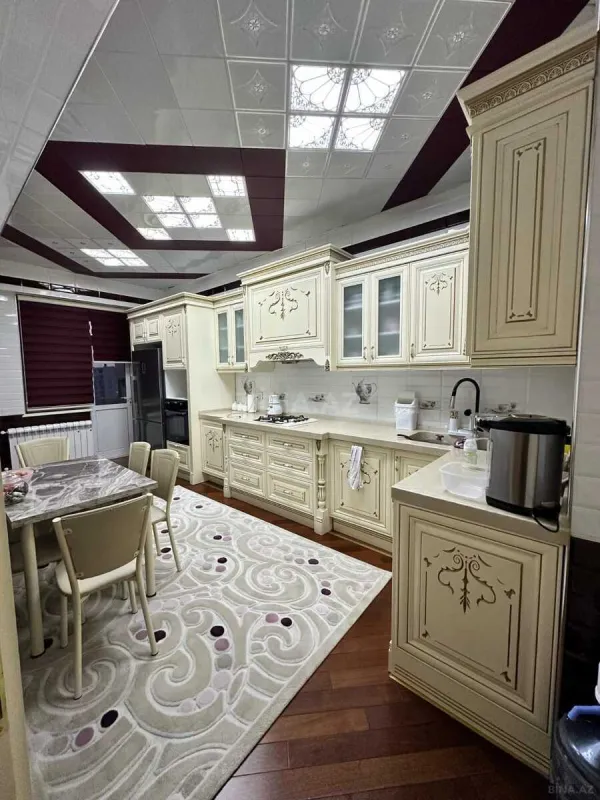 Satılır 4 otaqlı mənzil 168 m²