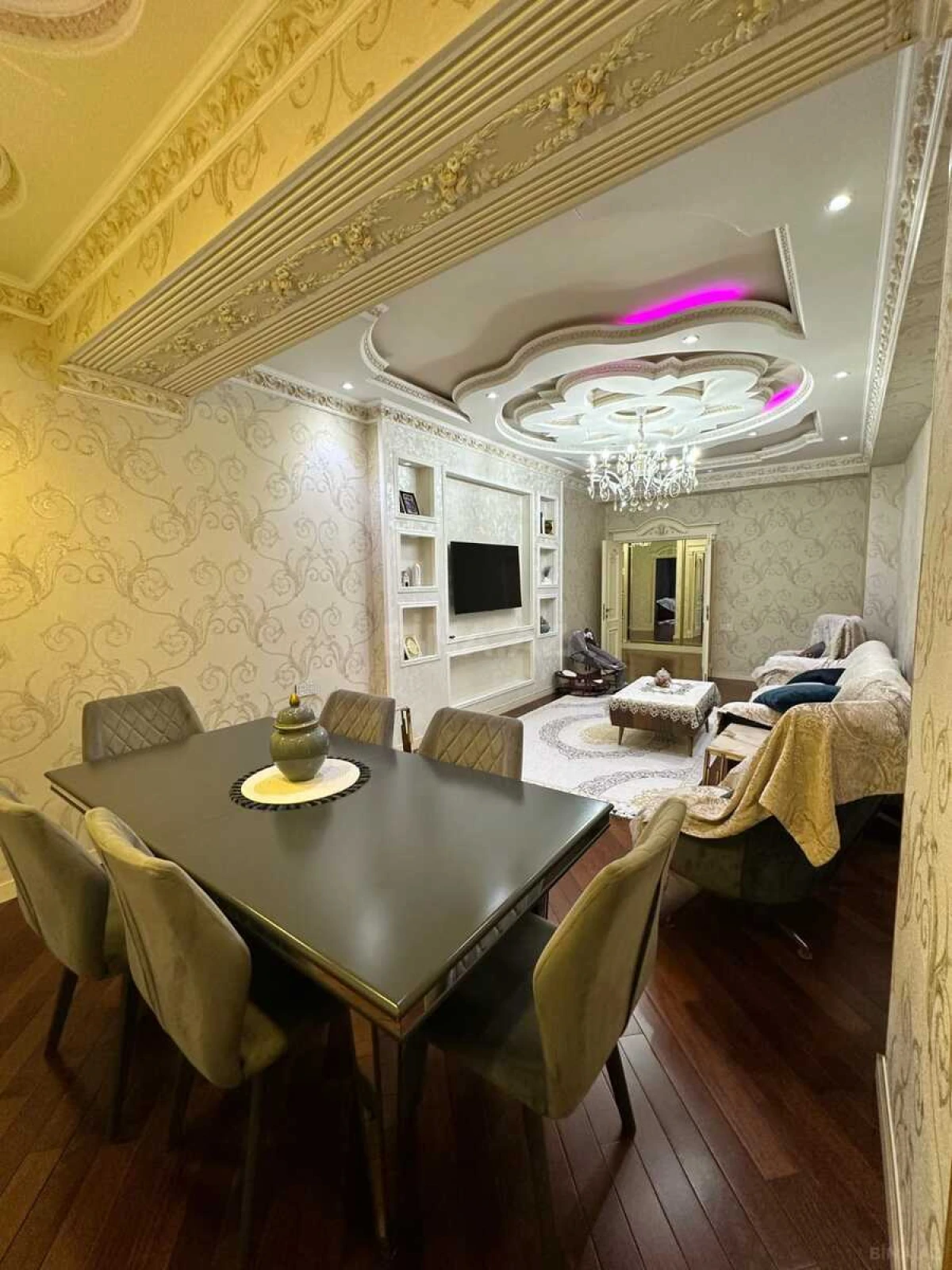 Satılır 4 otaqlı mənzil 168 m²