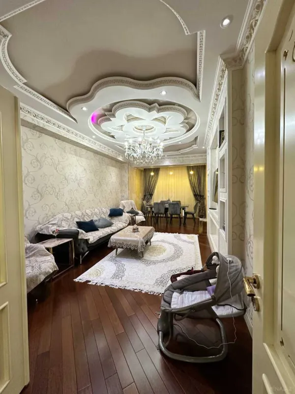 Satılır 4 otaqlı mənzil 168 m²