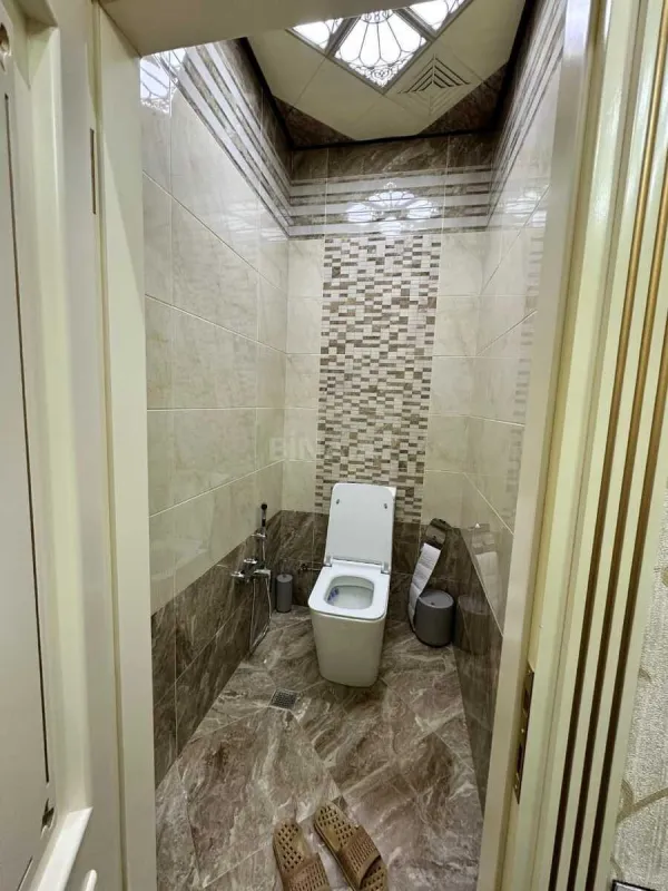 Satılır 4 otaqlı mənzil 168 m²
