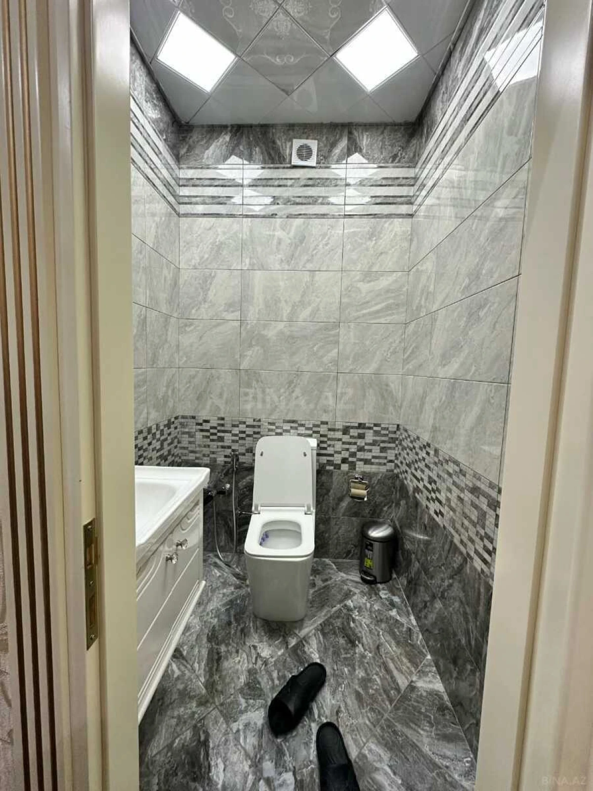 Satılır 4 otaqlı mənzil 168 m²