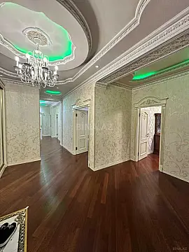 Satılır 4 otaqlı mənzil 168 m²