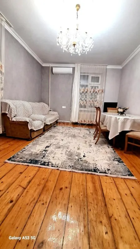 Kirayə verilir 2 otaqlı mənzil 60 m²