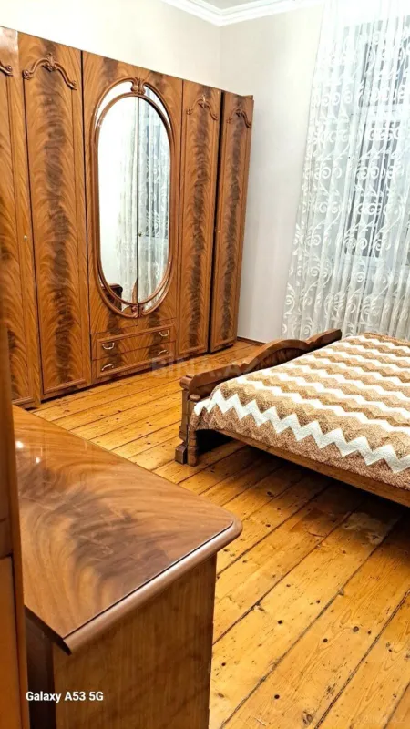 Kirayə verilir 2 otaqlı mənzil 60 m²