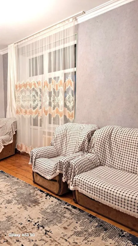 Kirayə verilir 2 otaqlı mənzil 60 m²